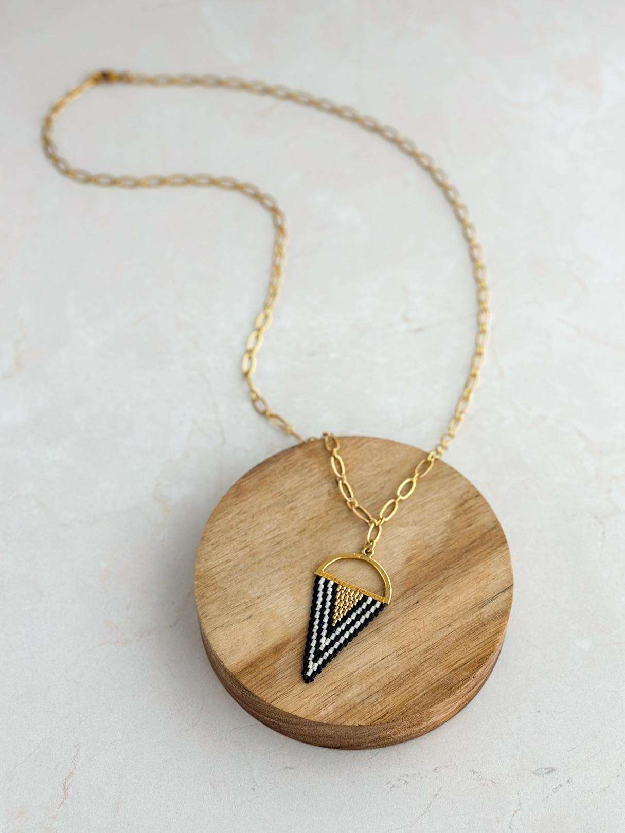 Beaded Black and White Triangle Gold Chain Link Necklace