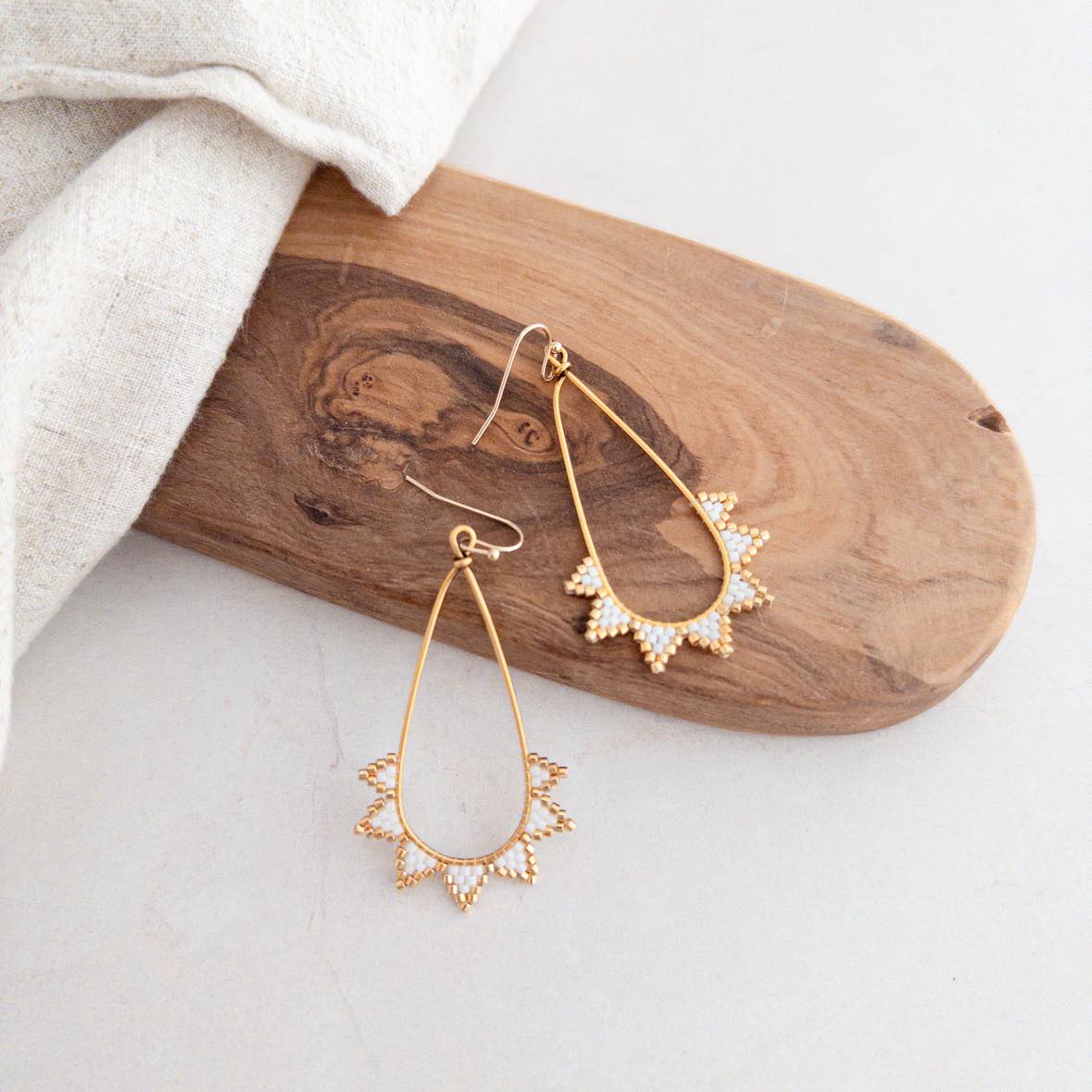 Brick Stitch Spike Ovel Drop Earrings