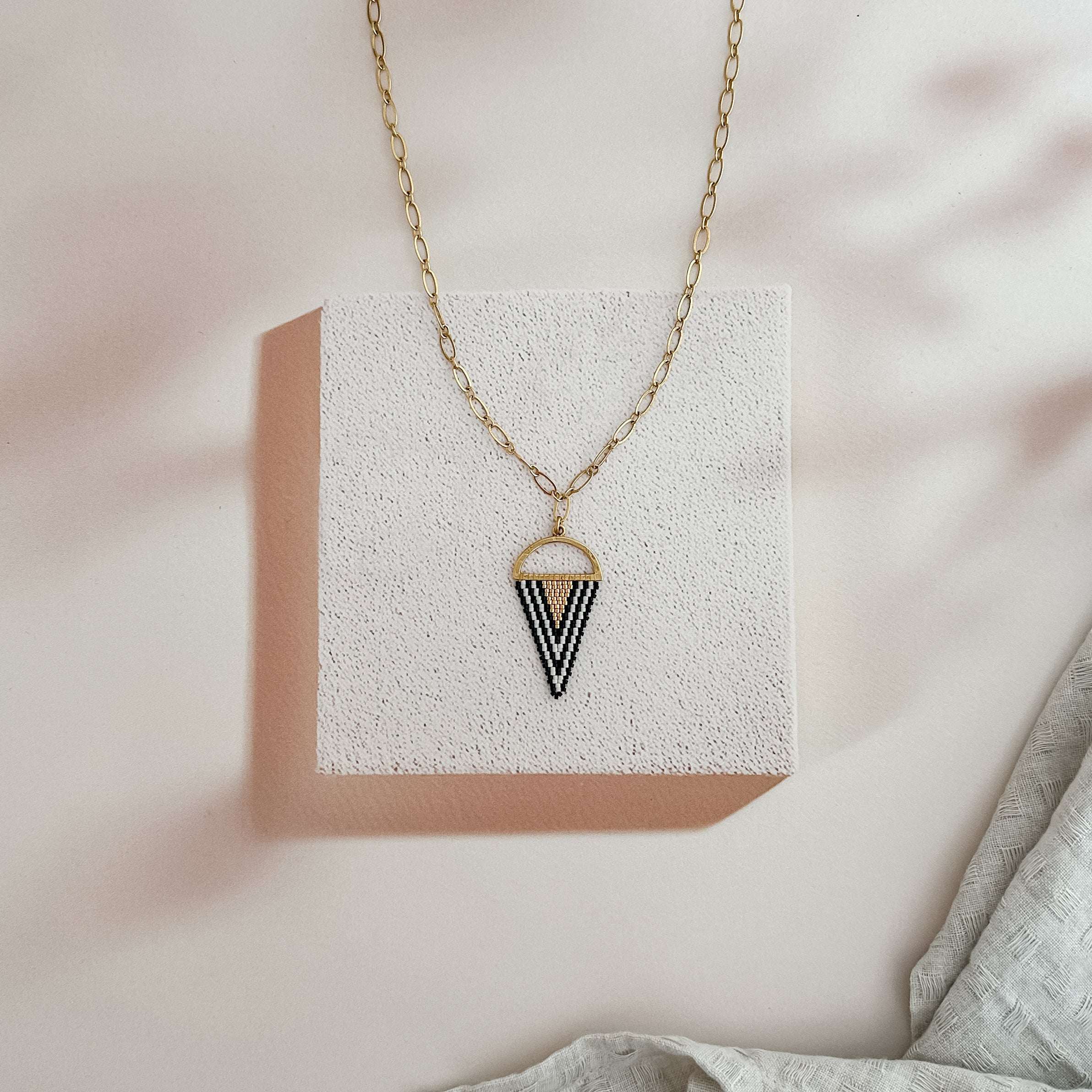 Beaded Black and White Triangle Gold Chain Link Necklace