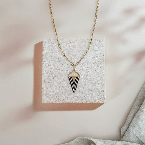 Beaded Black and White Triangle Gold Chain Link Necklace