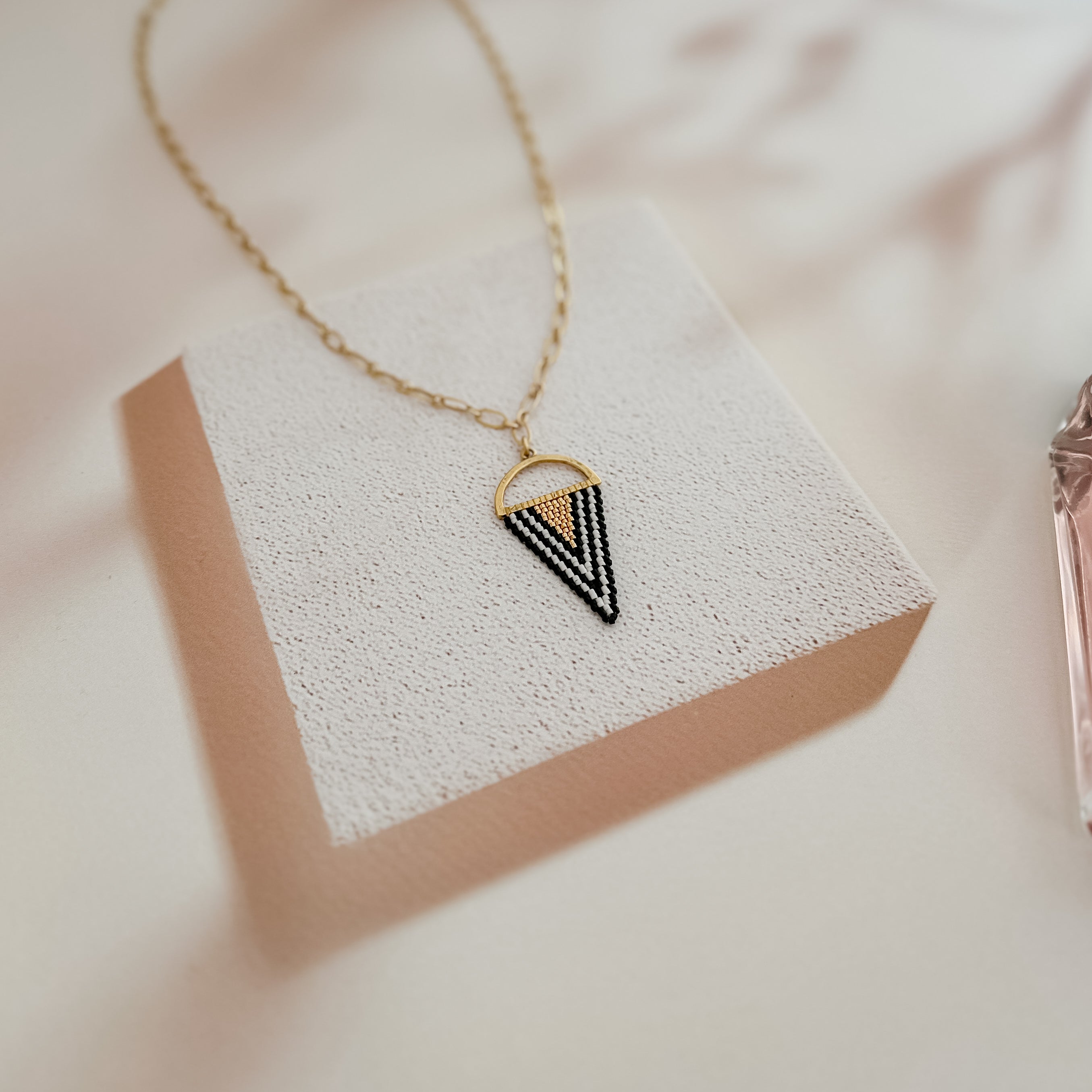 Beaded Black and White Triangle Gold Chain Link Necklace